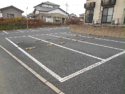 14/14 駐車場