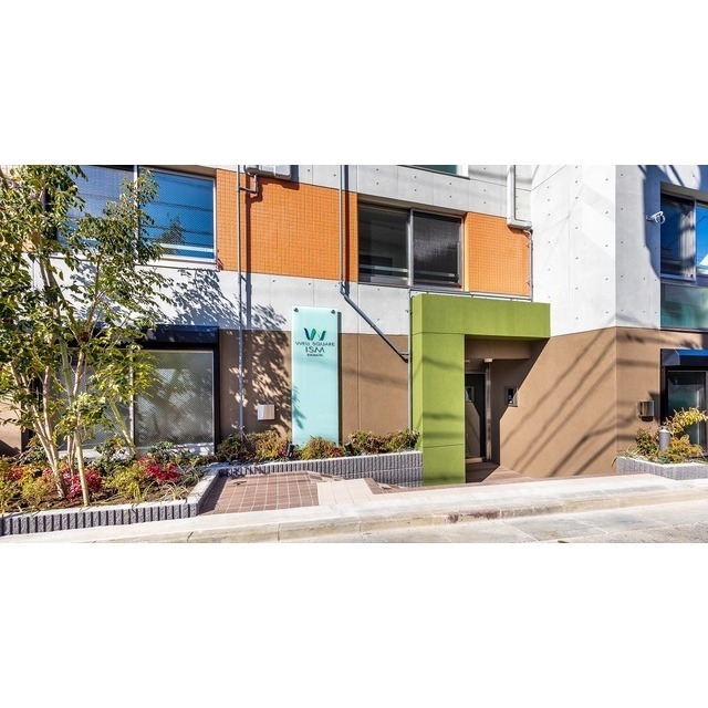 19/30 エントランス