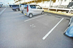 16/16 駐車場