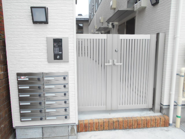 21/30 エントランス