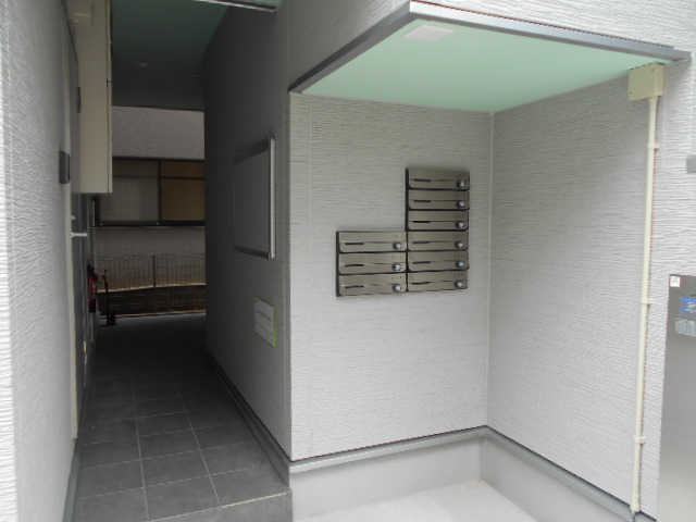 22/28 エントランス