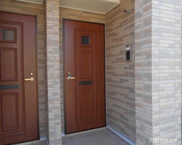 13/19 エントランス