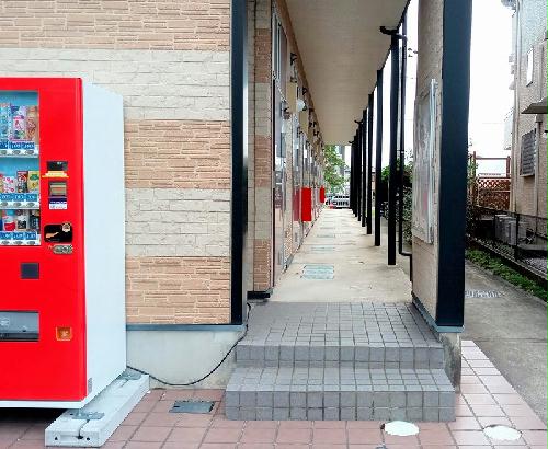 13/14 エントランス