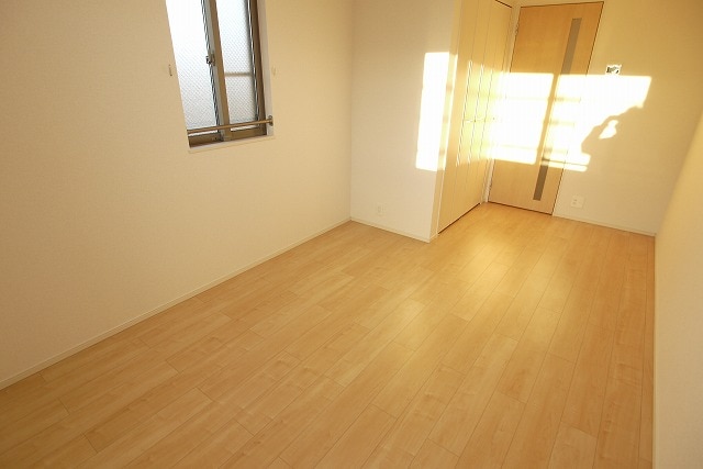 13/22 エントランス