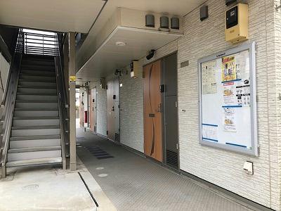 27/29 エントランス