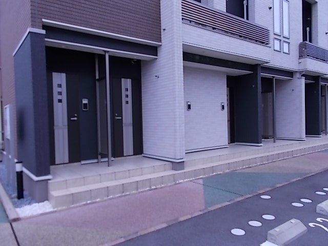 21/30 エントランス