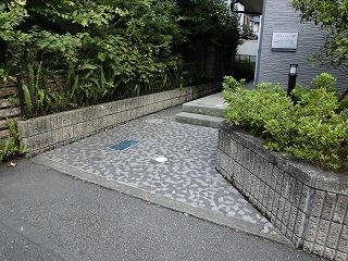 2/2 エントランス