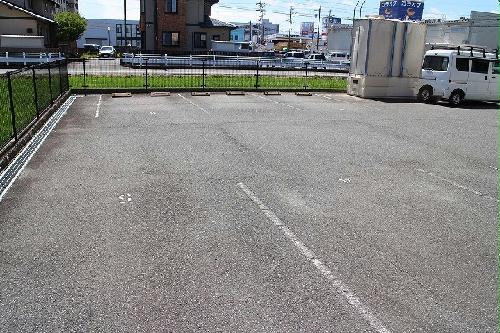 14/19 駐車場