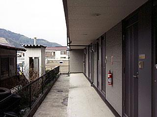 13/14 エントランス