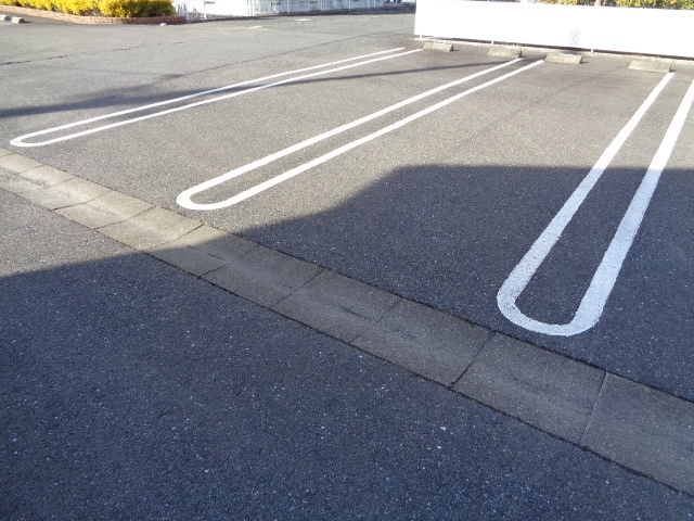 13/20 駐車場
