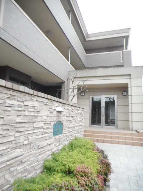 16/25 エントランス