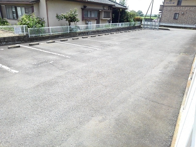 14/20 駐車場