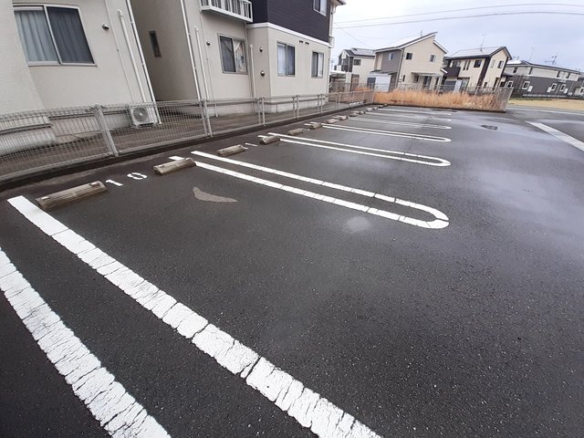 14/20 駐車場