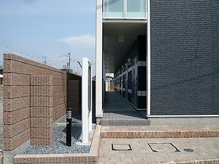 13/15 エントランス