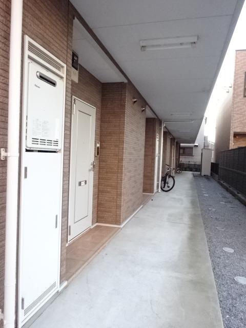 13/22 エントランス