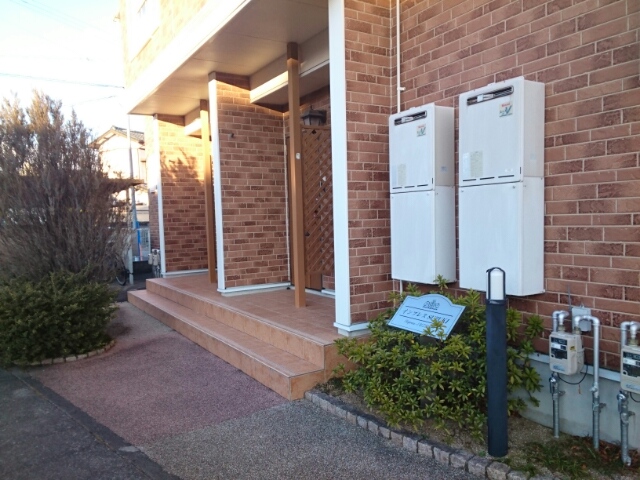 14/20 エントランス