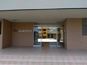 16/16 エントランス