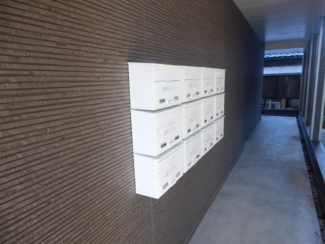 16/17 エントランス