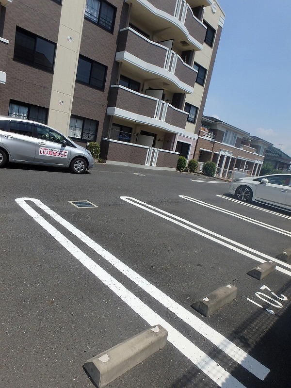 14/20 駐車場