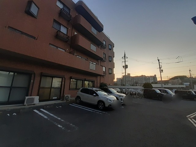 14/20 駐車場