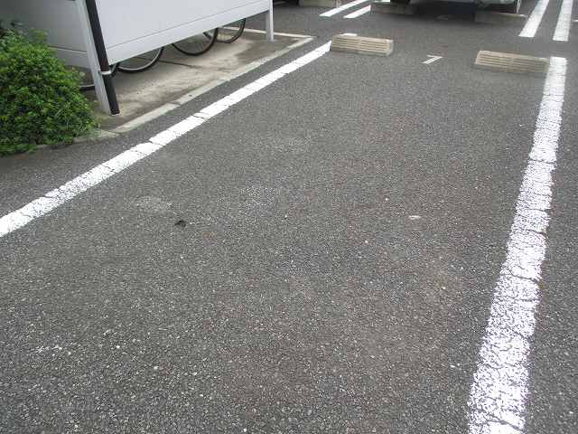 13/19 駐車場