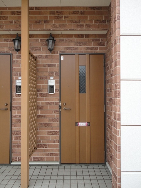 13/22 エントランス