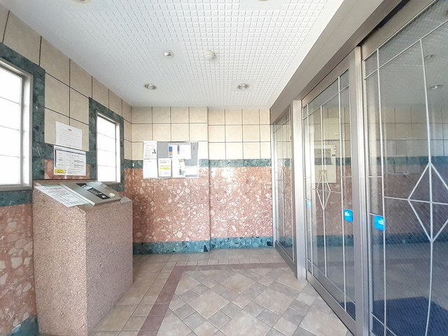 13/22 エントランス