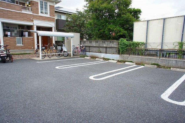 17/28 駐車場