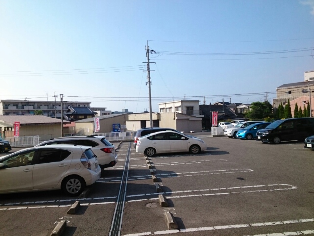 14/18 駐車場