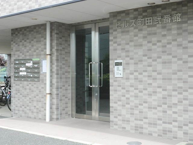 14/20 エントランス