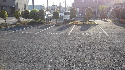 27/30 駐車場