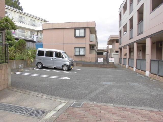 14/20 駐車場