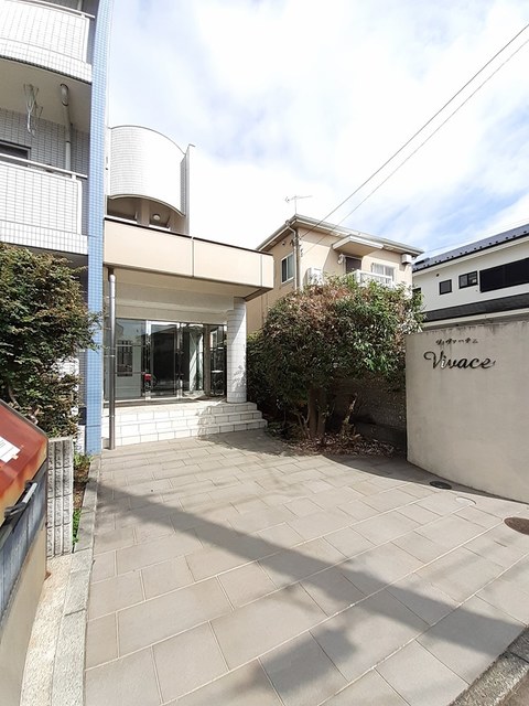 14/22 エントランス