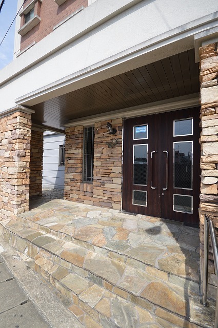 13/20 エントランス