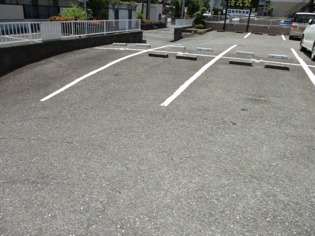 14/20 駐車場