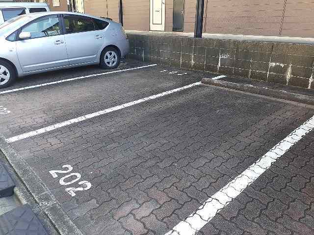 2/13 駐車場