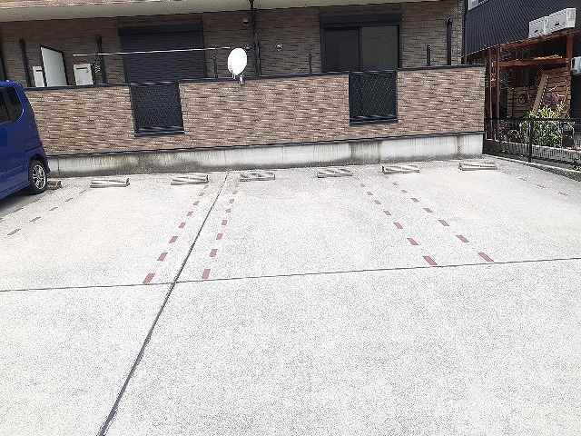 20/28 駐車場