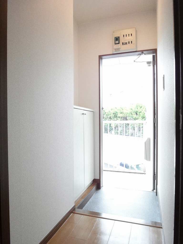 16/23 エントランス