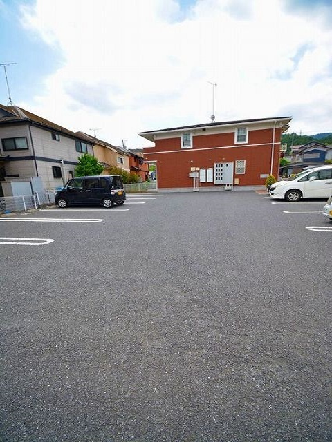 14/23 駐車場