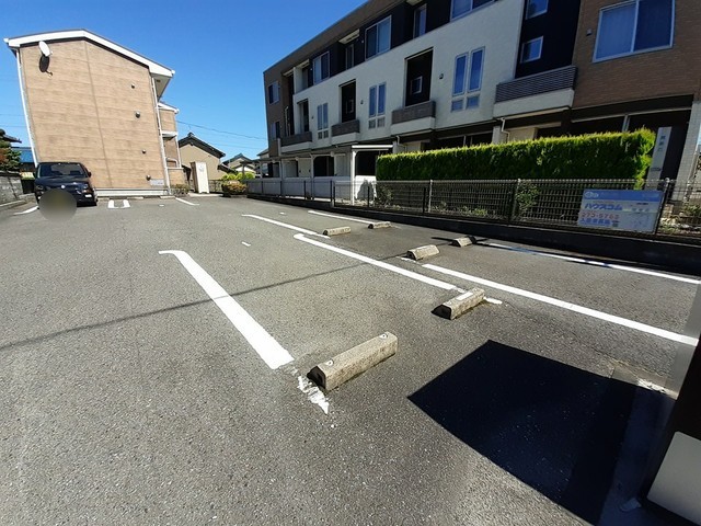 13/20 駐車場