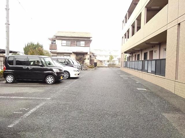 14/20 駐車場