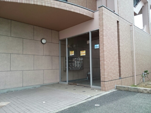 13/20 エントランス