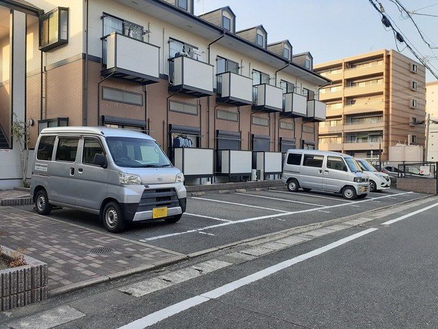 14/20 駐車場