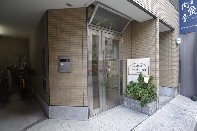 14/20 エントランス