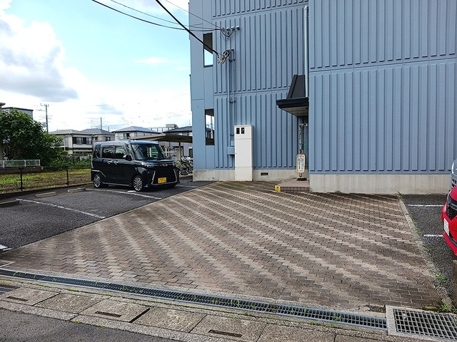 28/30 駐車場