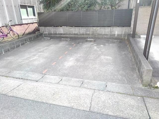 14/20 駐車場