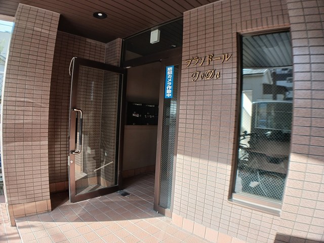 14/20 エントランス