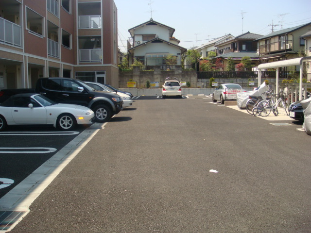 14/20 駐車場