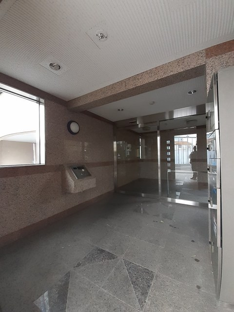 2/5 エントランス