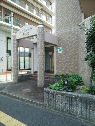 13/22 エントランス